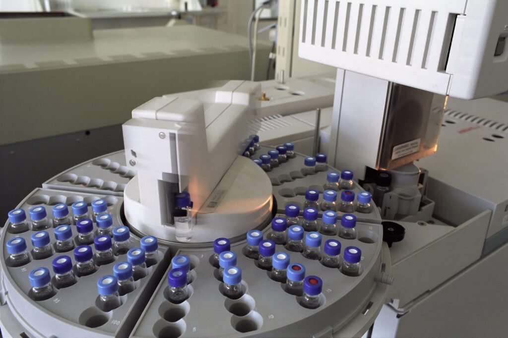 Laboratory vials used for GC-MS testing of cardamom essential oil