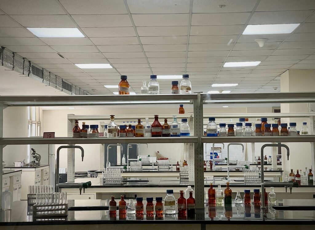 Mentha Arvensis vs Mentha Piperita: What Bulk Buyers Should Know 2 Laboratory bottles used for GC-MS and COA testing of bulk peppermint oil