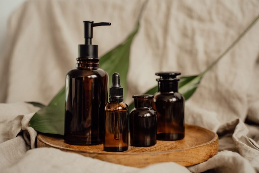 Amber glass bottles for South Korea essential oil import by cosmetic manufacturers